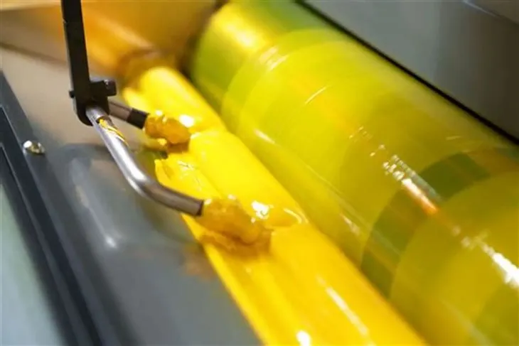 Augstas caurspīdīguma galda trauku stikla tinte